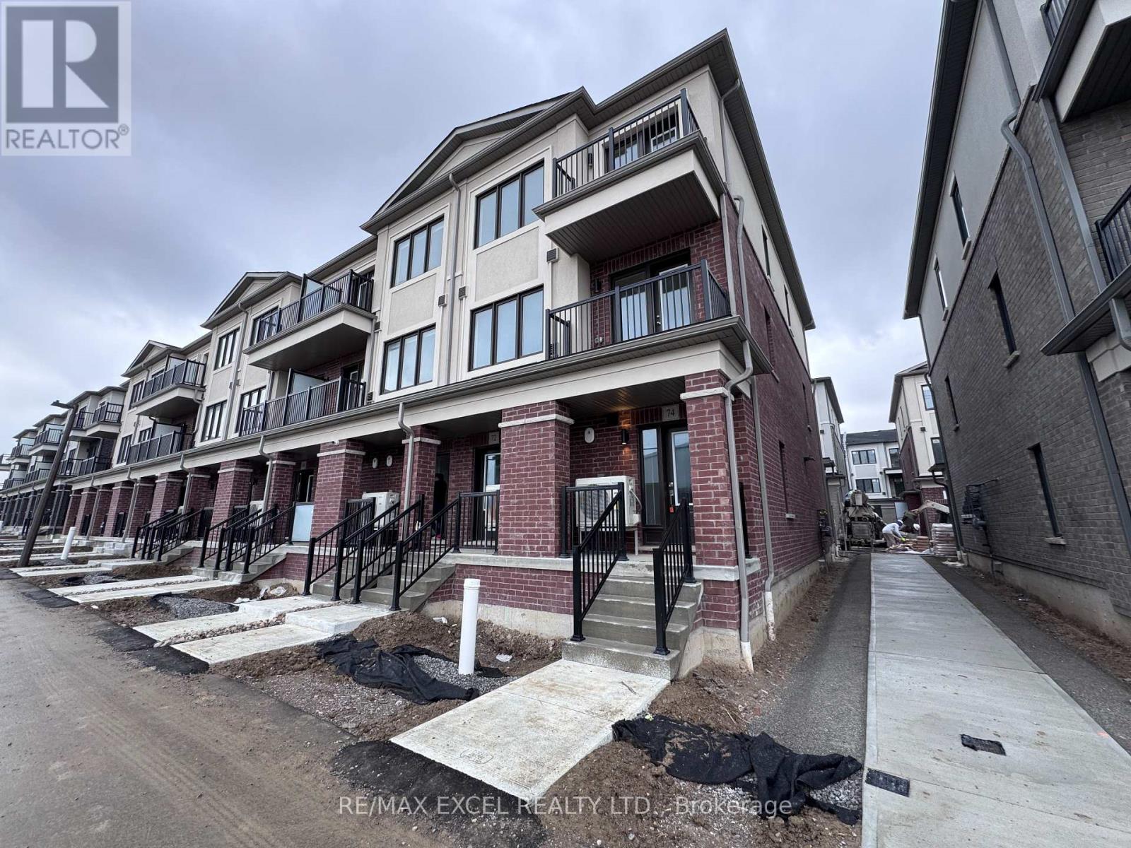 74 MATAWIN LANE, Richmond Hill, Ontario