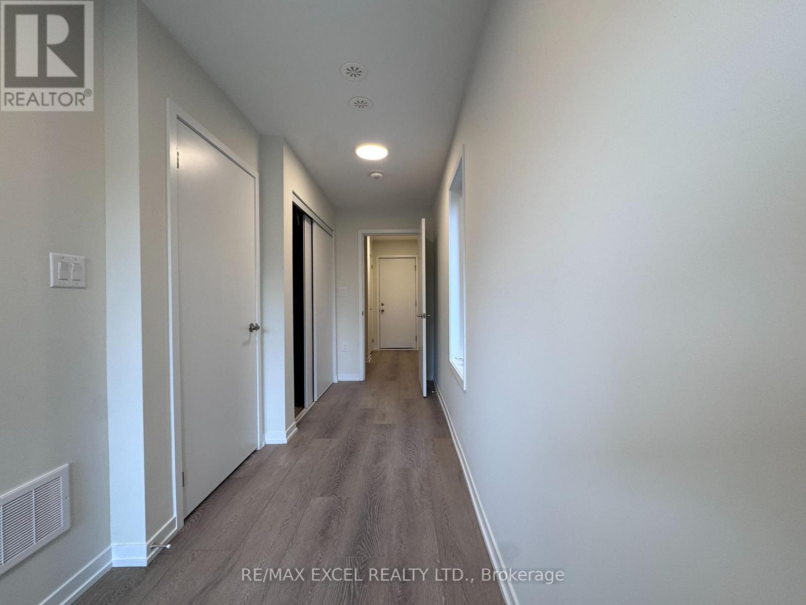 74 Matawin Lane, Richmond Hill, Ontario  L4B 0H7 - Photo 3 - N13016856