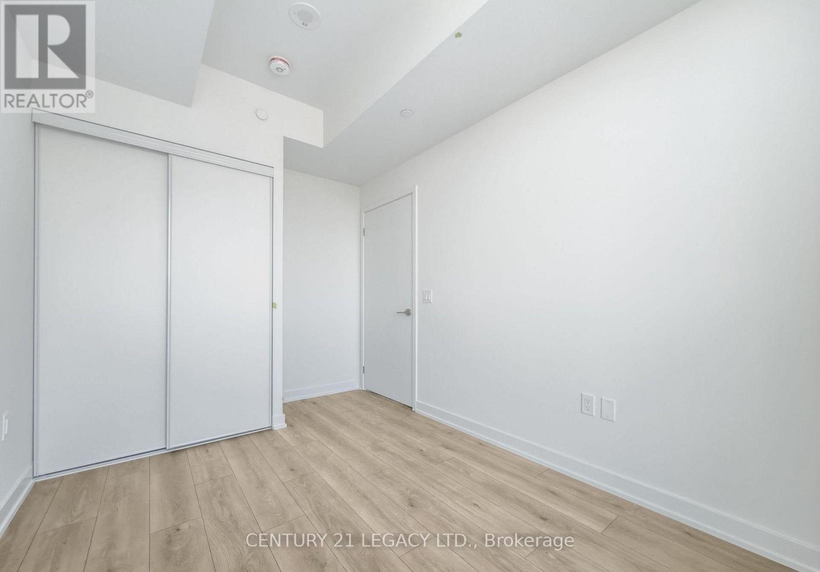 2105 - 1 Fairview Road E, Mississauga, Ontario  L5A 4C6 - Photo 7 - W13016858