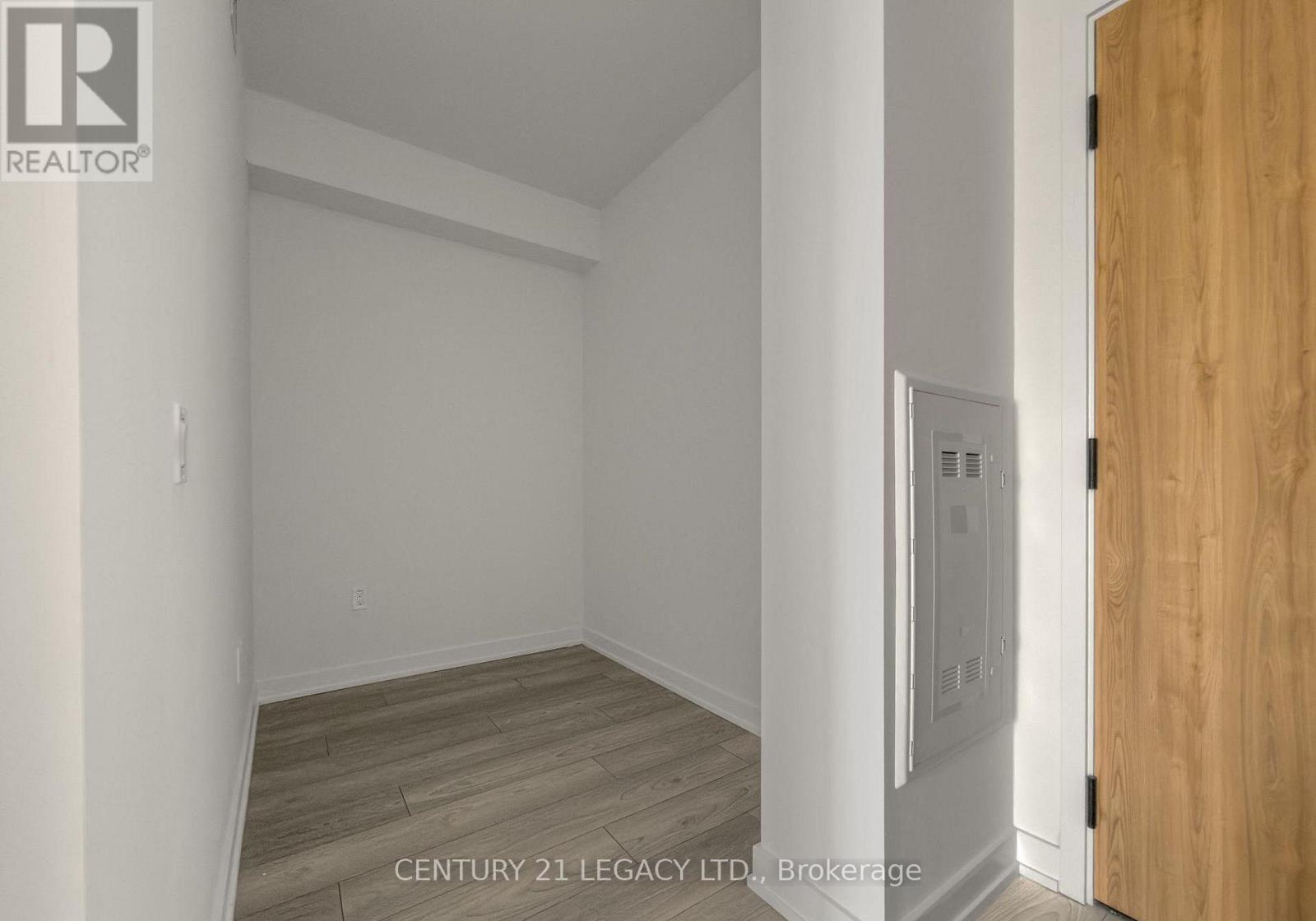 2105 - 1 Fairview Road E, Mississauga, Ontario  L5A 4C6 - Photo 8 - W13016858