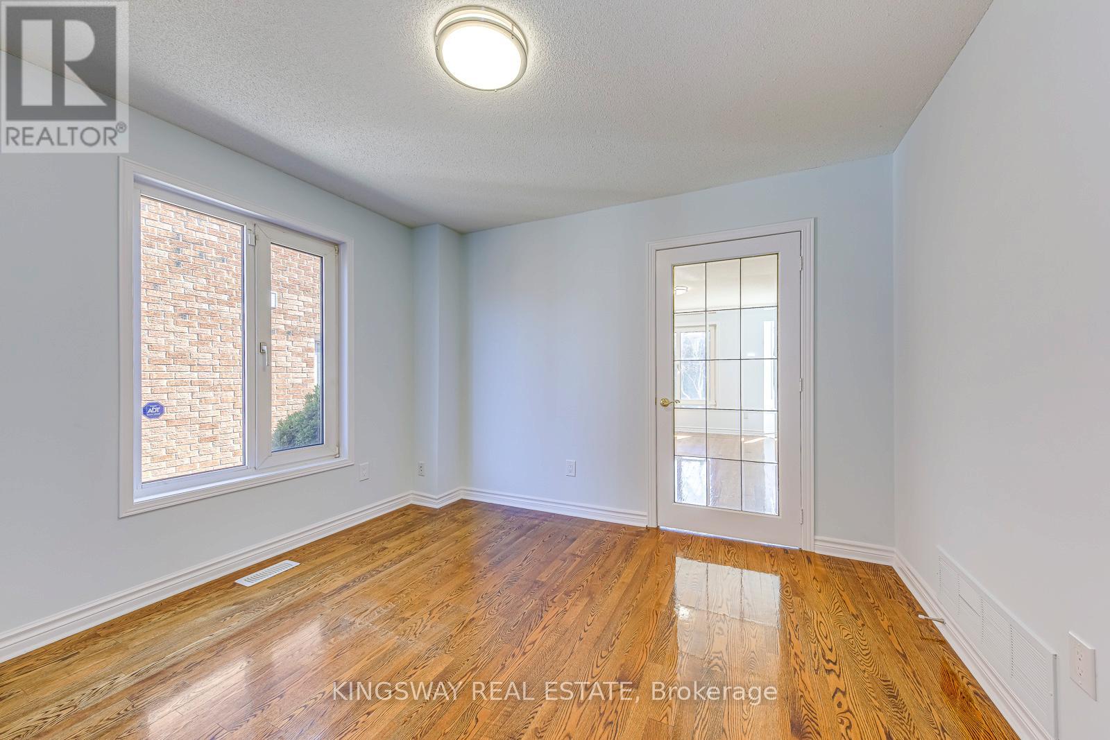 4020 Melfort Crescent, Mississauga, Ontario  L5L 4K8 - Photo 22 - W13016876