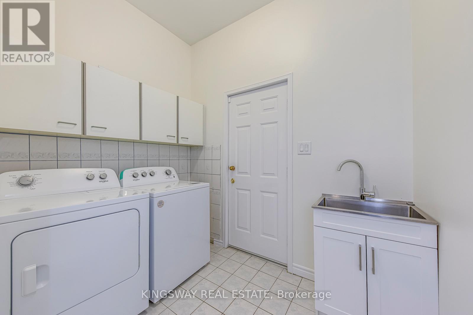 4020 Melfort Crescent, Mississauga, Ontario  L5L 4K8 - Photo 23 - W13016876