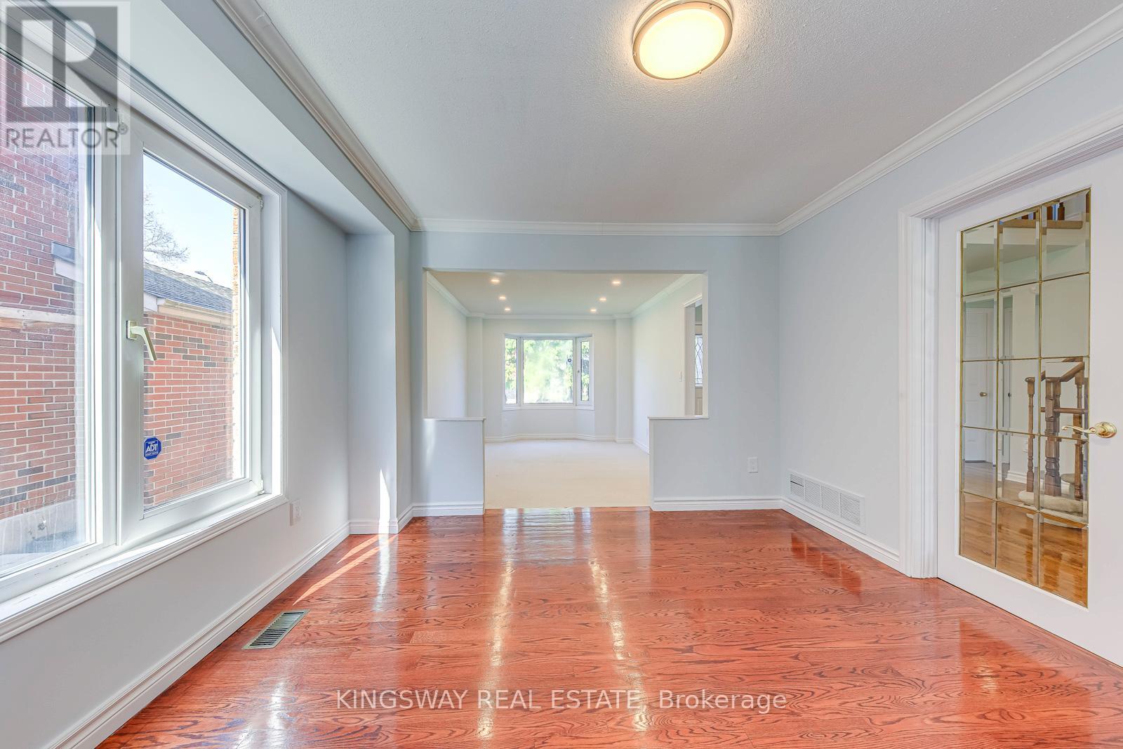 4020 Melfort Crescent, Mississauga, Ontario  L5L 4K8 - Photo 8 - W13016876