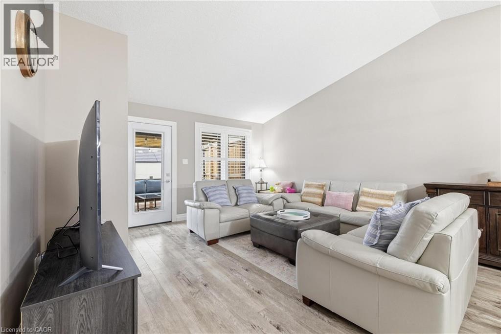 235 Krotz Street E, Listowel, Ontario  N4W 0B3 - Photo 11 - 40822151