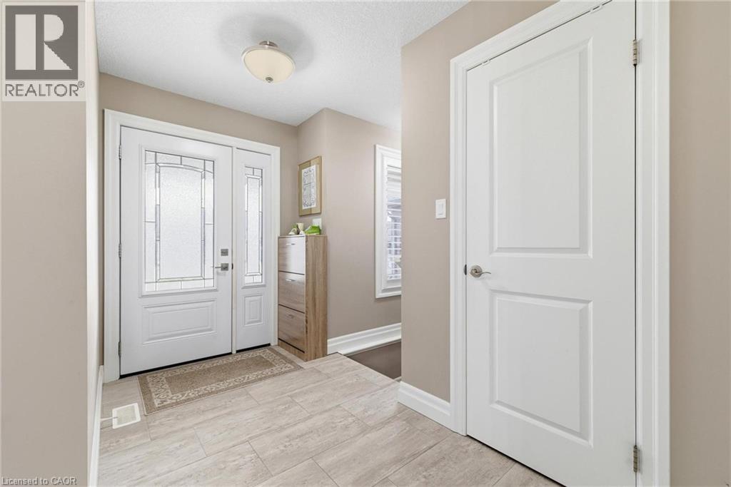 235 Krotz Street E, Listowel, Ontario  N4W 0B3 - Photo 5 - 40822151