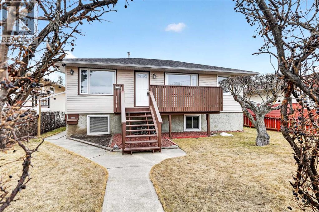 8715 36 Avenue Nw, Calgary, Alberta  T3B 1W2 - Photo 3 - A2301311