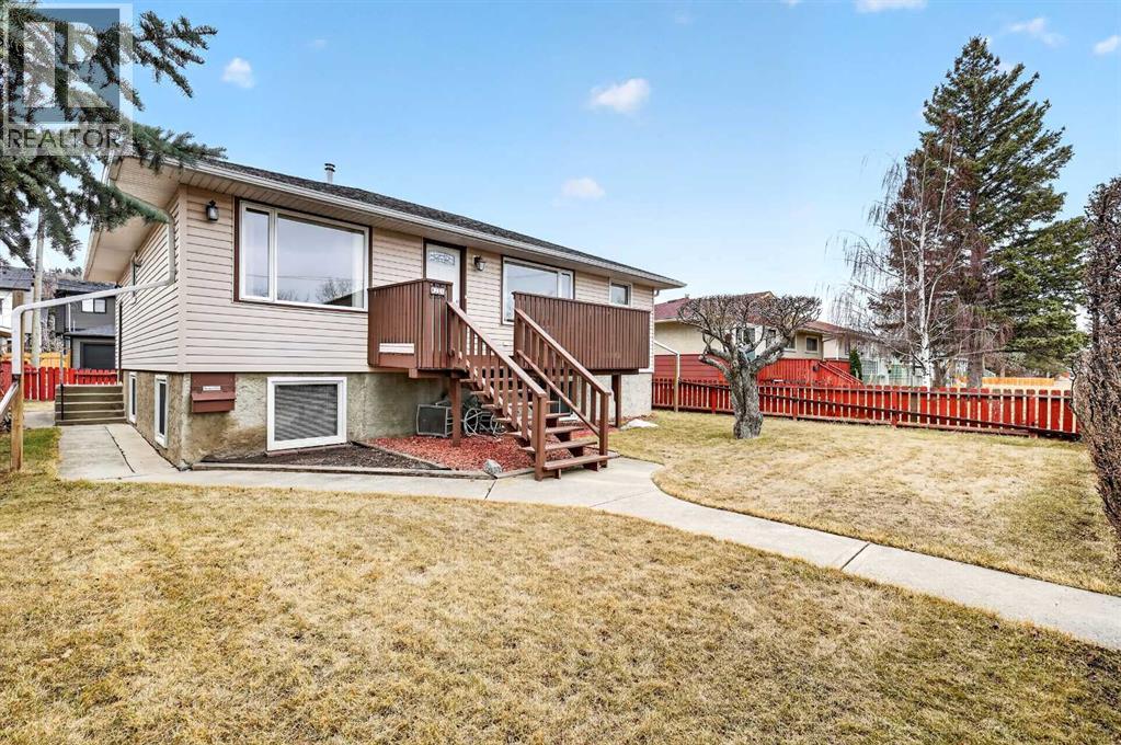 8715 36 Avenue Nw, Calgary, Alberta  T3B 1W2 - Photo 4 - A2301311