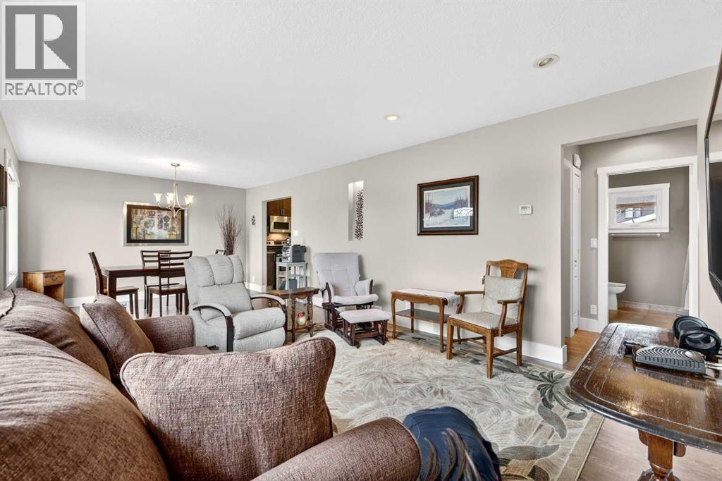 8715 36 Avenue Nw, Calgary, Alberta  T3B 1W2 - Photo 15 - A2301311