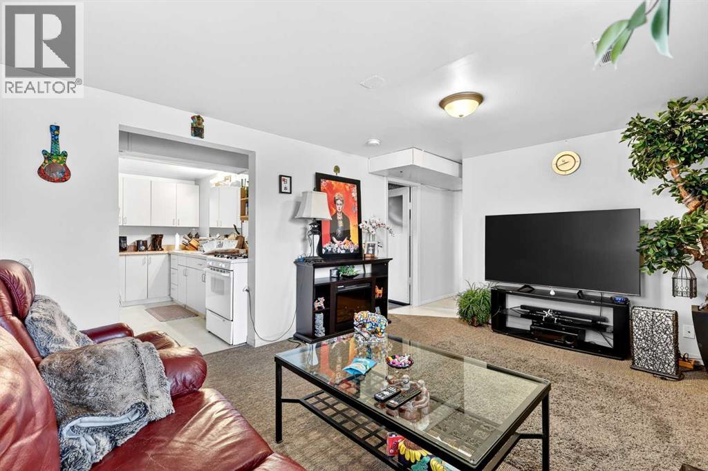 8715 36 Avenue Nw, Calgary, Alberta  T3B 1W2 - Photo 35 - A2301311