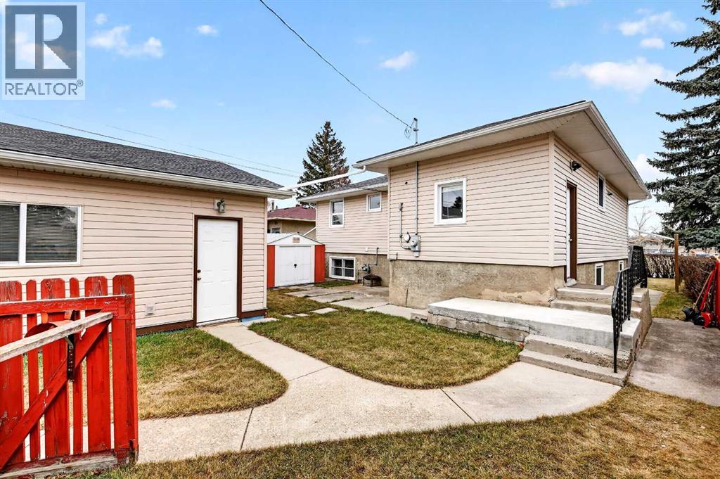 8715 36 Avenue Nw, Calgary, Alberta  T3B 1W2 - Photo 48 - A2301311