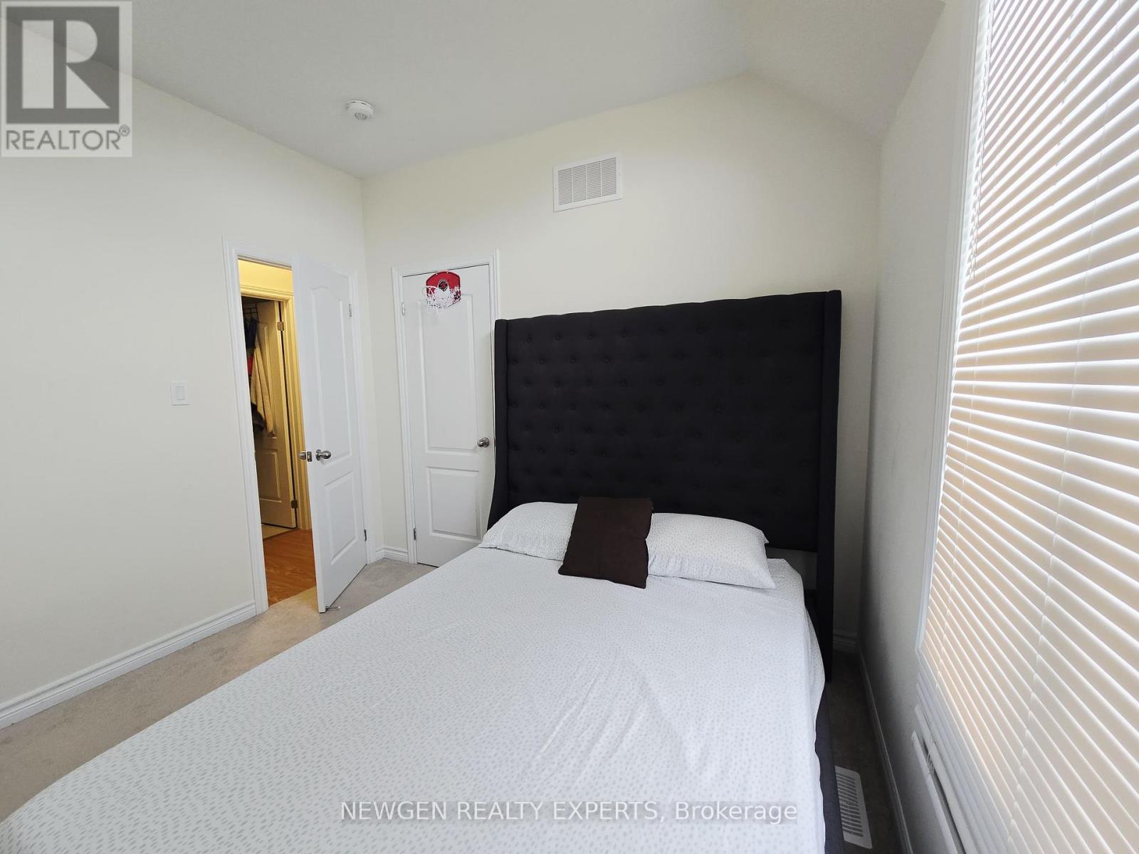 12 Cachia Lane, Ajax, Ontario  L1T 0P8 - Photo 17 - E12994184