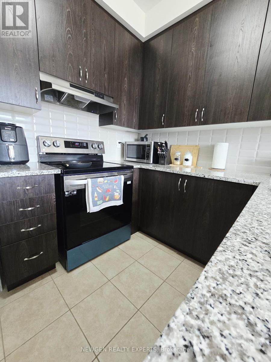 12 Cachia Lane, Ajax, Ontario  L1T 0P8 - Photo 10 - E12994184