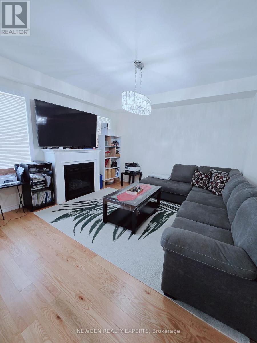 12 Cachia Lane, Ajax, Ontario  L1T 0P8 - Photo 6 - E12994184