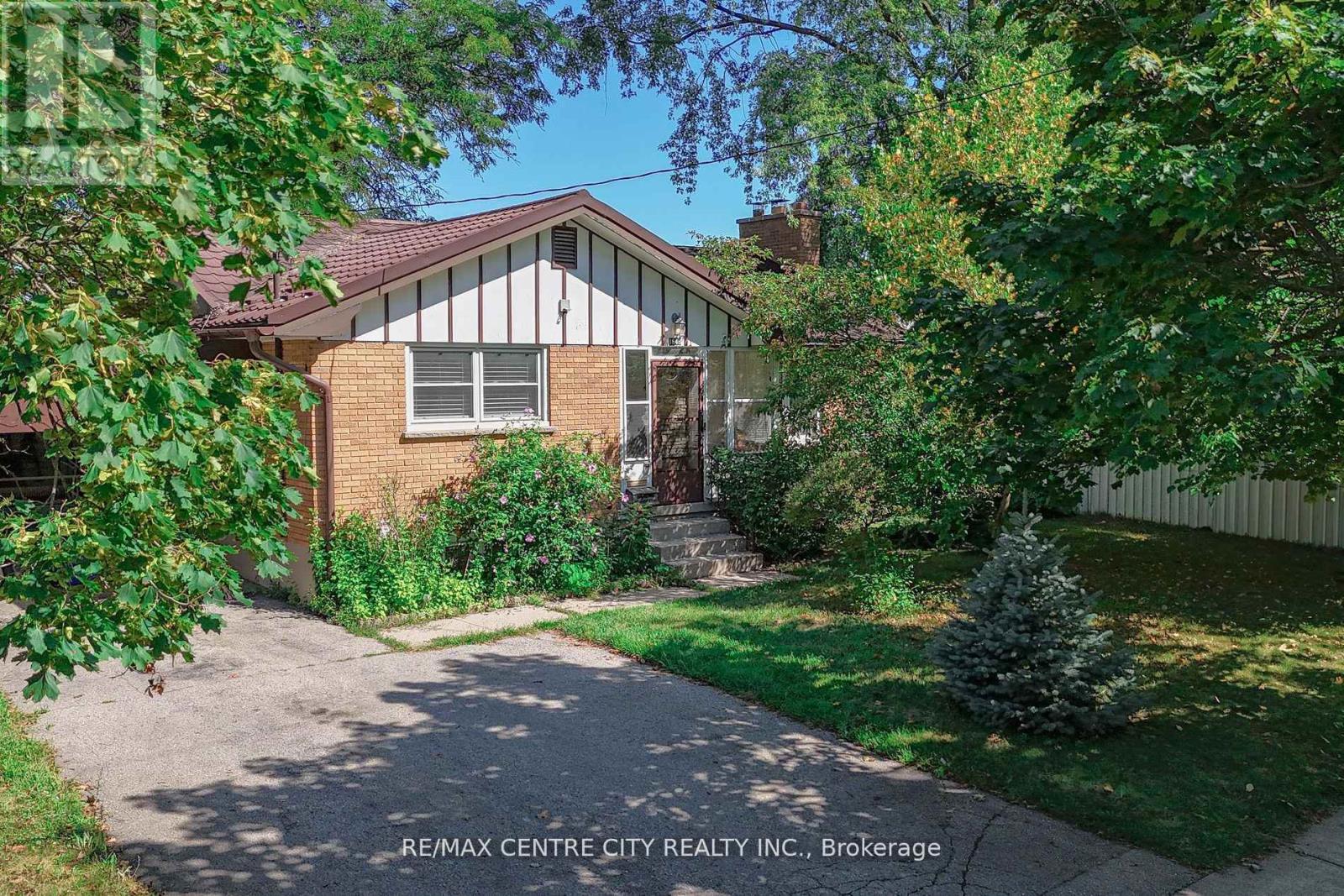 1948 Royal Crescent, London East, Ontario  N5V 1N7 - Photo 2 - X13010058