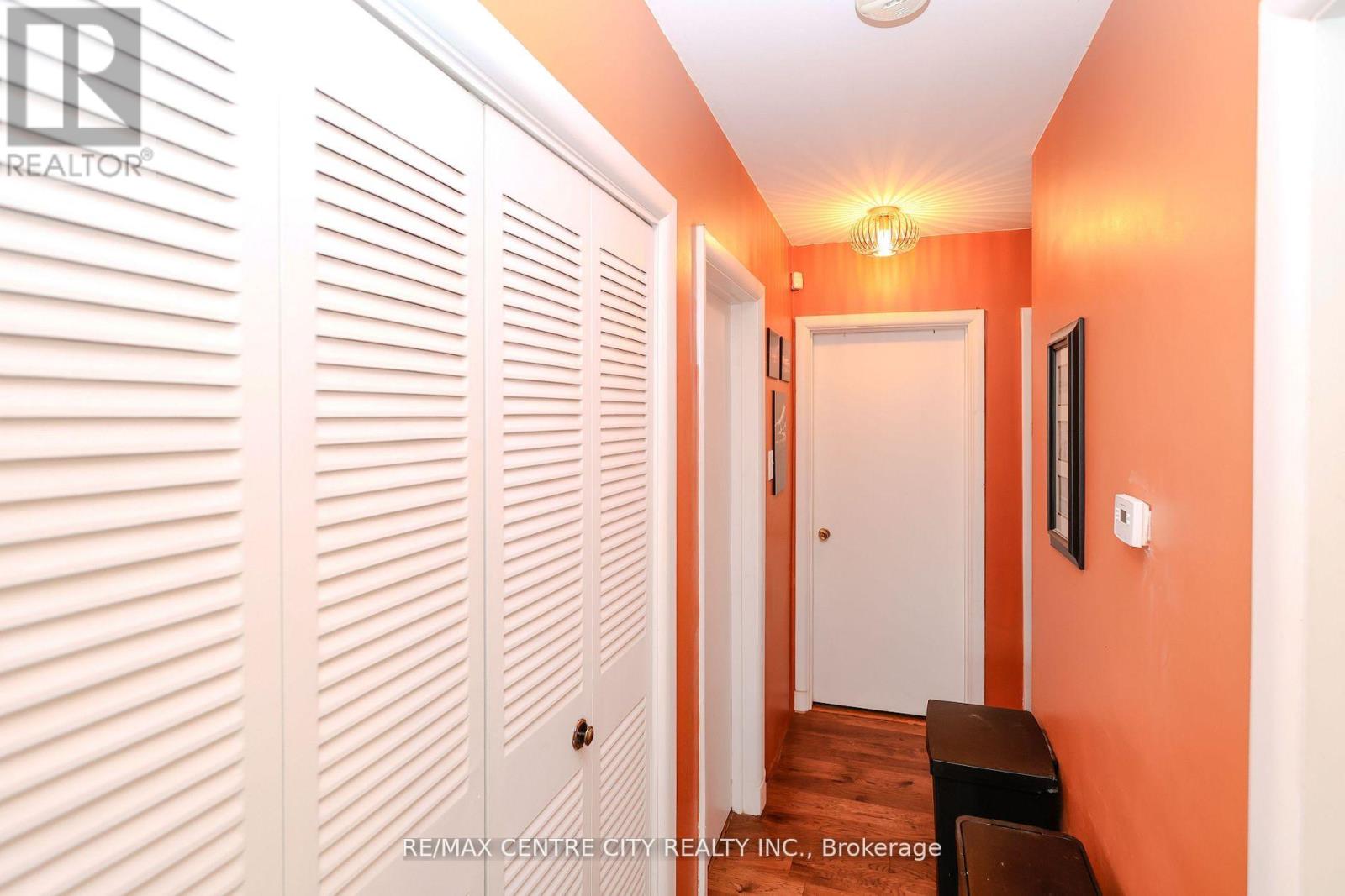 Photo 11 of 31 for 1948 Royal Crescent