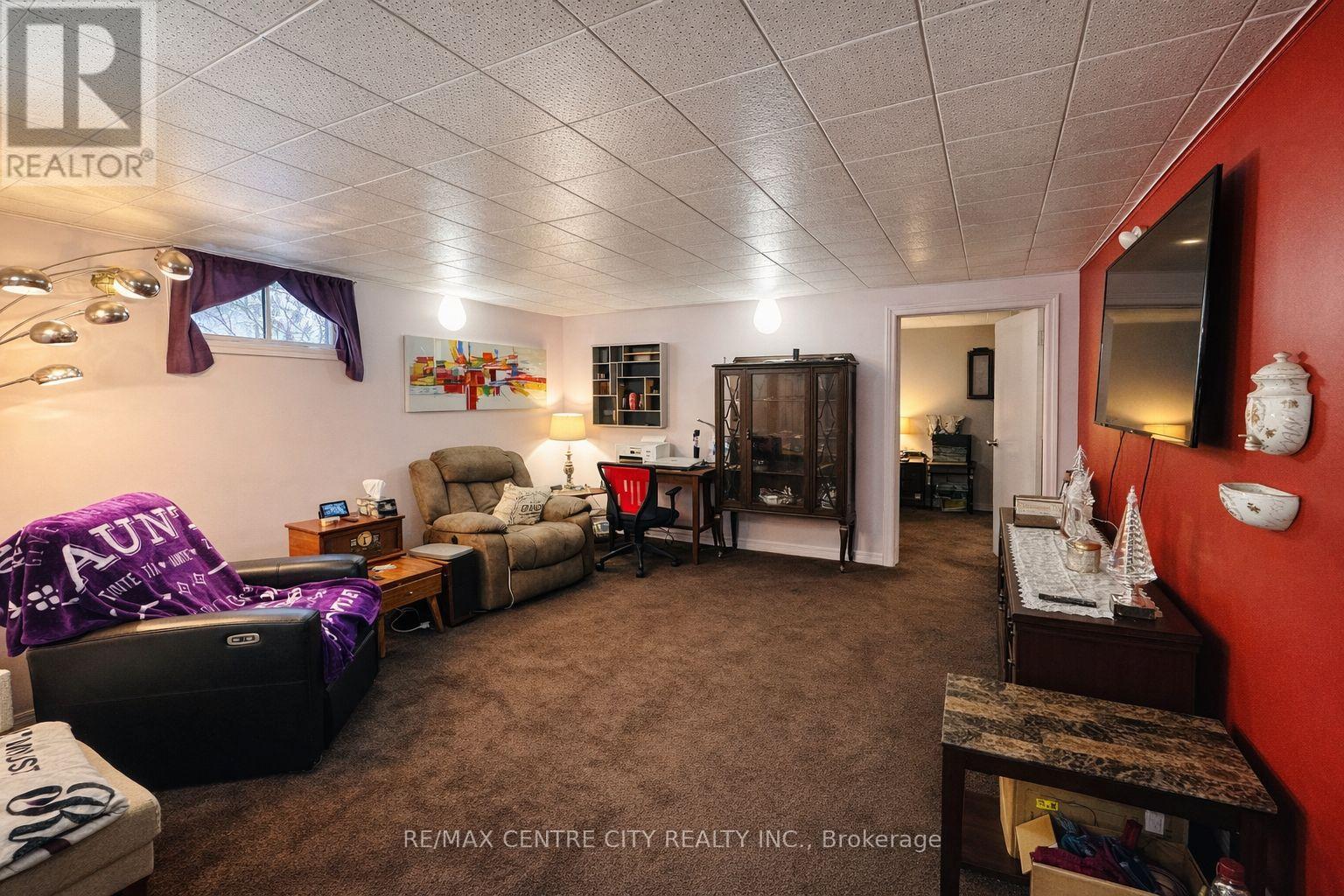 Photo 21 of 31 for 1948 Royal Crescent