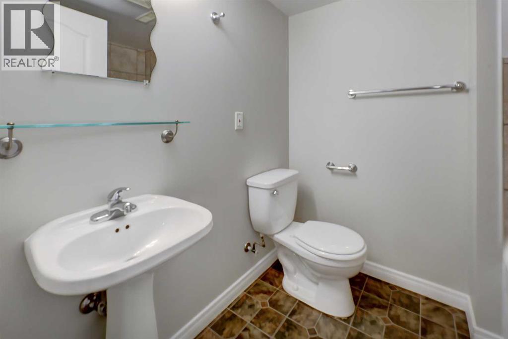 302, 2006 Luxstone Boulevard Sw, Airdrie, Alberta  T4B 3C4 - Photo 29 - A2300510