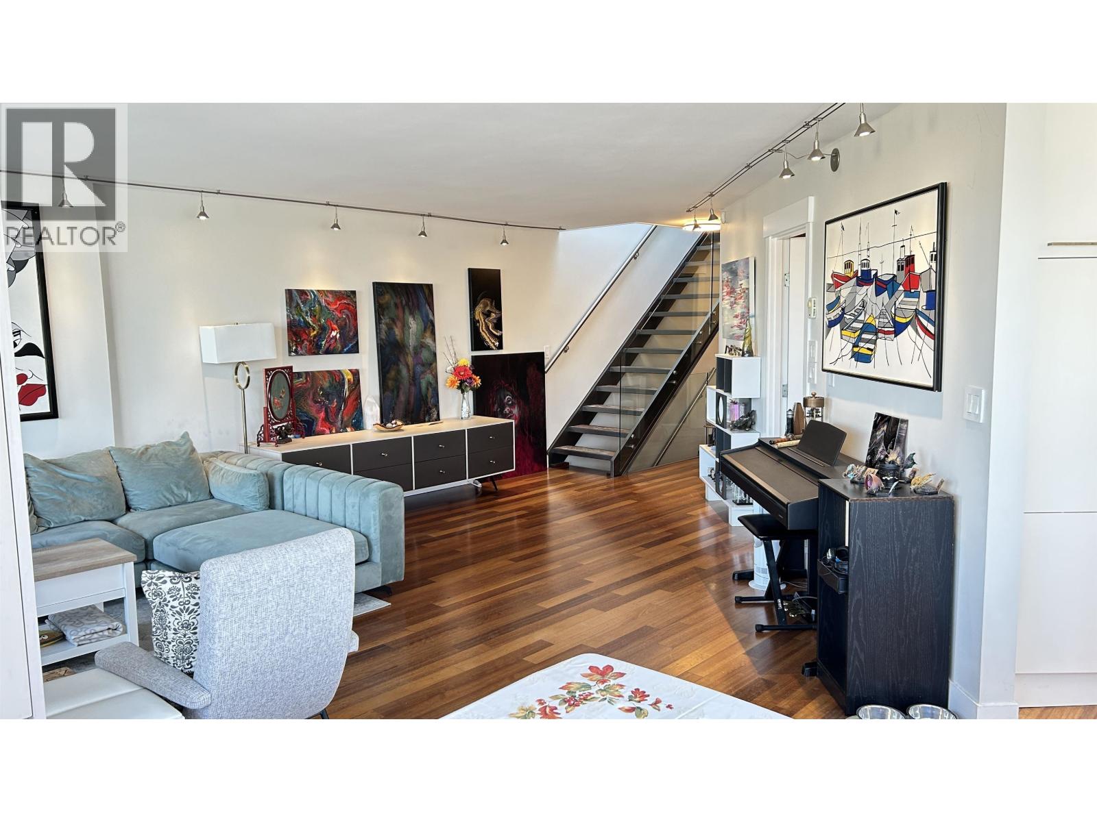 315 674 Leg In Boot Square, Vancouver, British Columbia  V5Z 4B4 - Photo 11 - R3113010