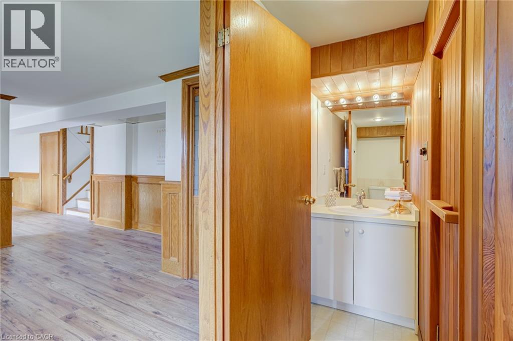 1252 Lakeview Drive, Oakville, Ontario  L6H 2M8 - Photo 36 - 40806713