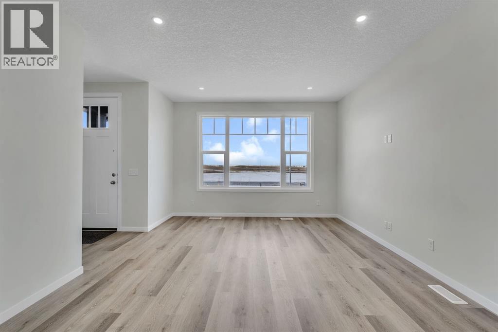 106 Corner Glen Grove Ne, Calgary, Alberta  T3N 2S3 - Photo 9 - A2300158