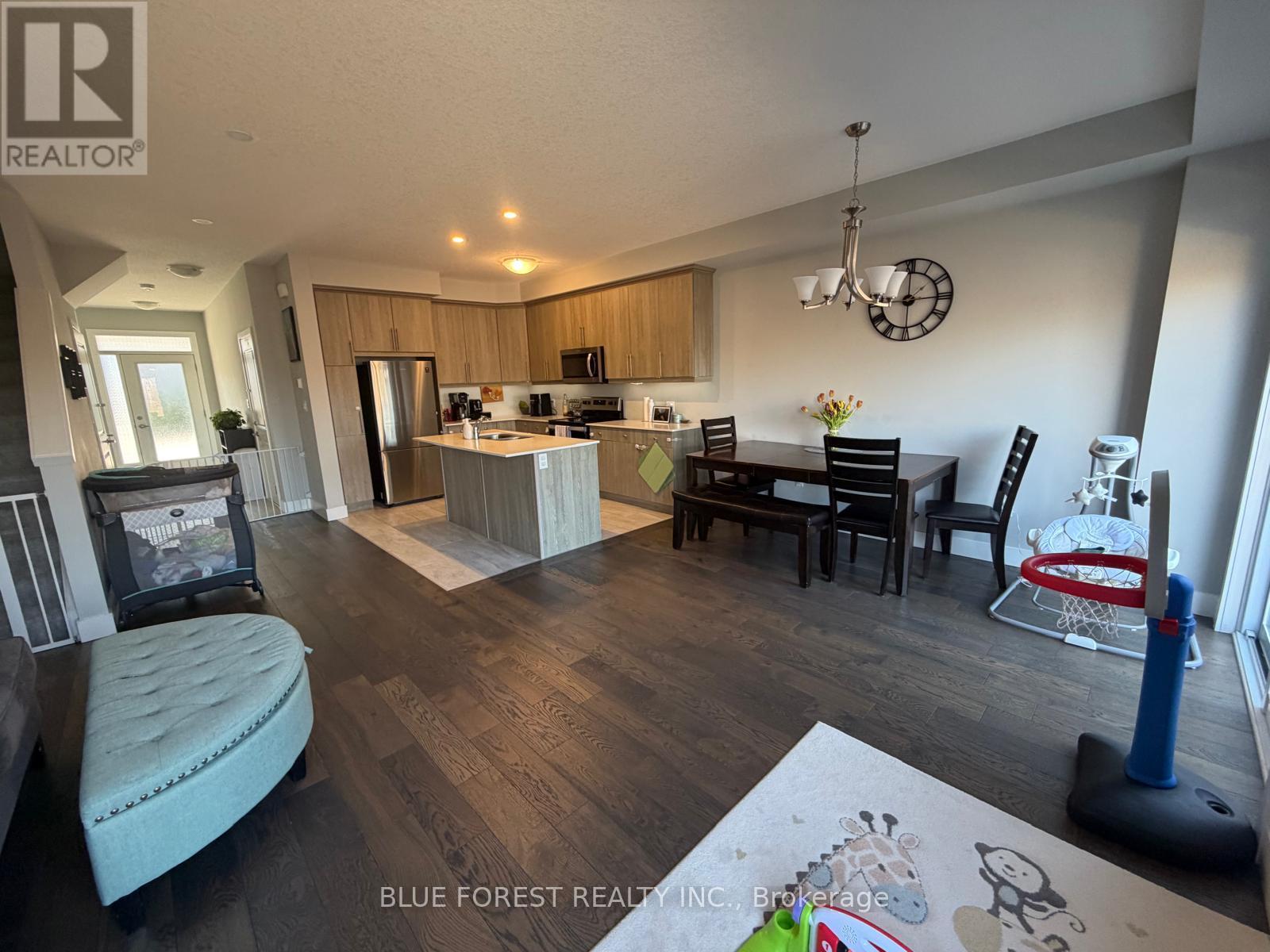 126 - 177 Edgevalley Road, London East, Ontario  N5V 0C5 - Photo 3 - X13016892