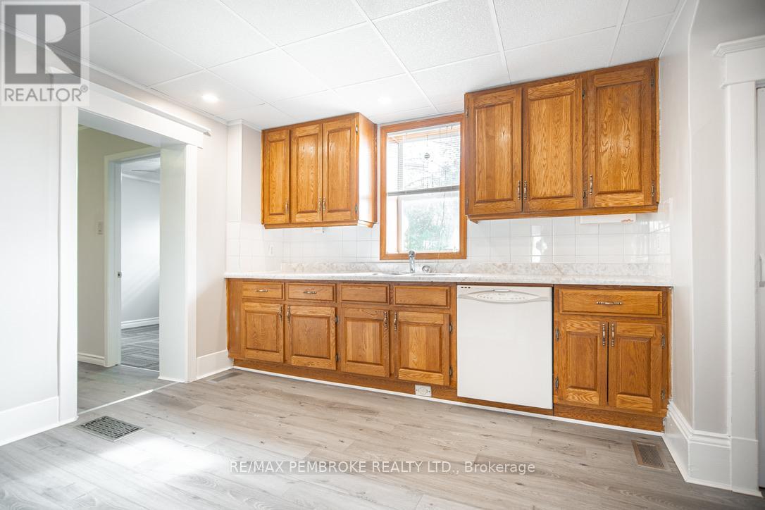 539 Mcgee Street, Pembroke, Ontario  K8A 6E3 - Photo 12 - X13016904