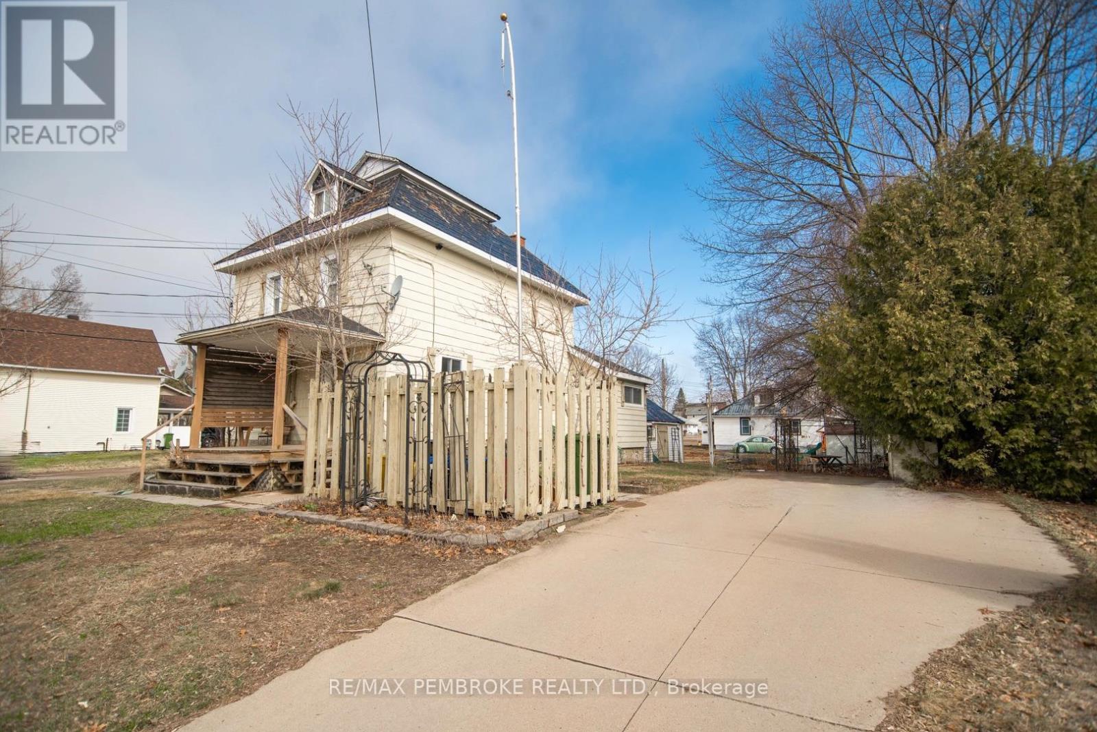 539 Mcgee Street, Pembroke, Ontario  K8A 6E3 - Photo 2 - X13016904