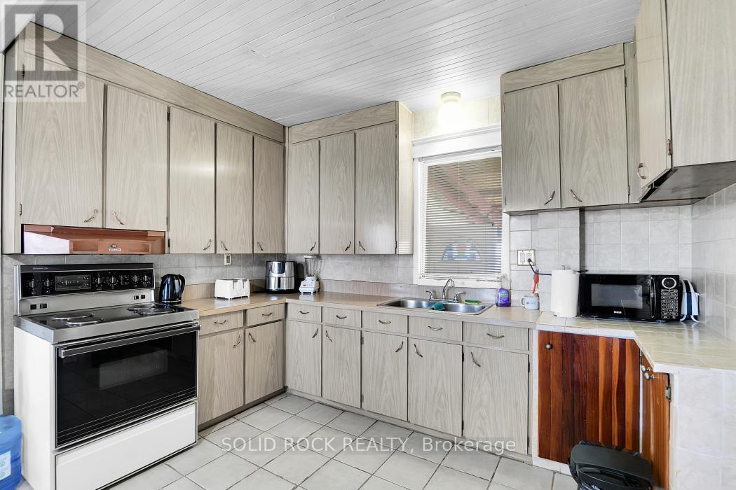 11049 Gilmour Road, South Dundas, Ontario  K0E 1C0 - Photo 10 - X13016888