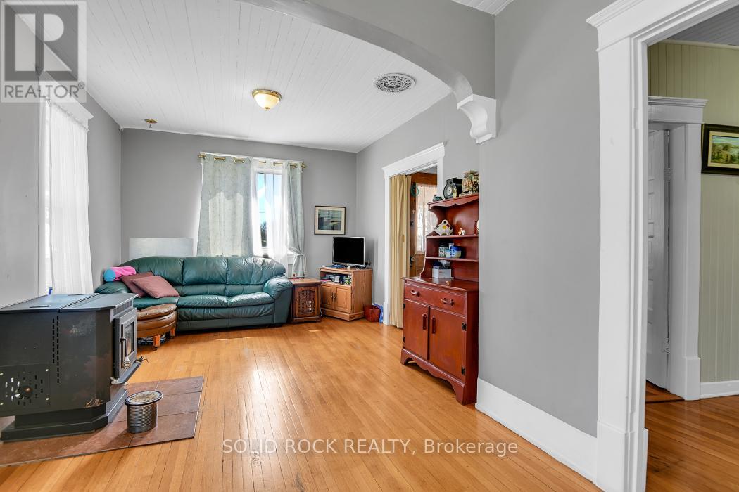 11049 Gilmour Road, South Dundas, Ontario  K0E 1C0 - Photo 7 - X13016888