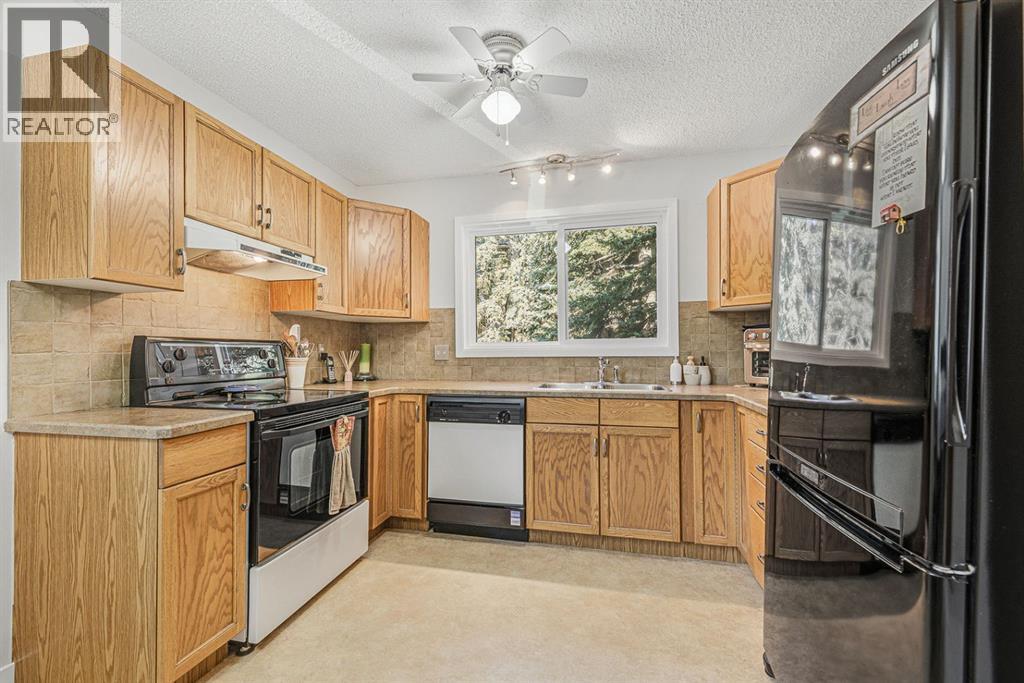 830, 3130 66 Avenue SW, Calgary, Alberta  T3E 5K8 - Photo 3 - A2286471