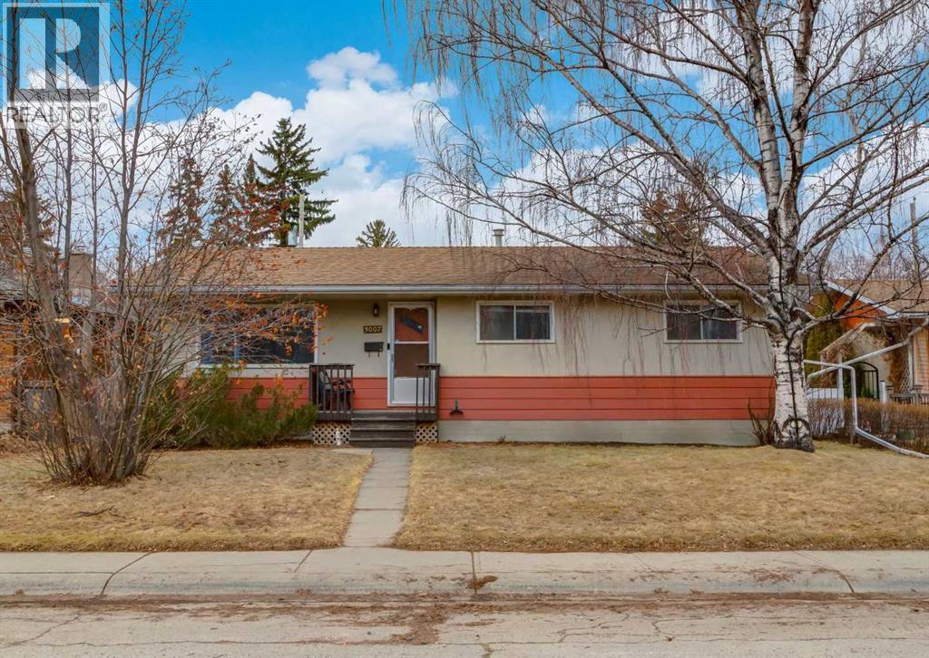 3007 Beil Avenue Nw, Calgary, Alberta  T2L 1K6 - Photo 1 - A2302252