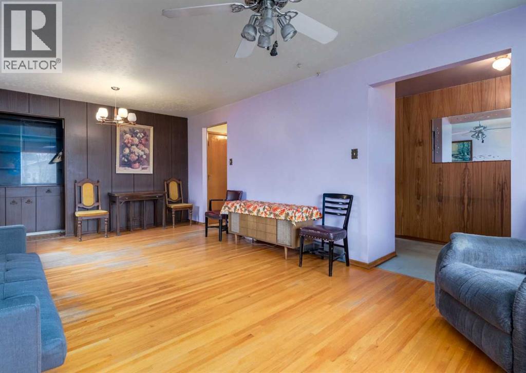 3007 Beil Avenue Nw, Calgary, Alberta  T2L 1K6 - Photo 3 - A2302252