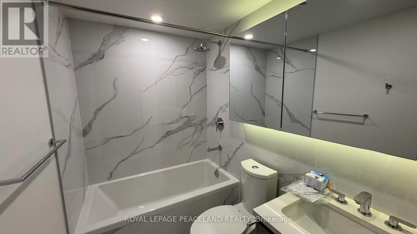 5607 - 3 Concord Cityplace Way, Toronto, Ontario  M5V 0X4 - Photo 8 - C13016900