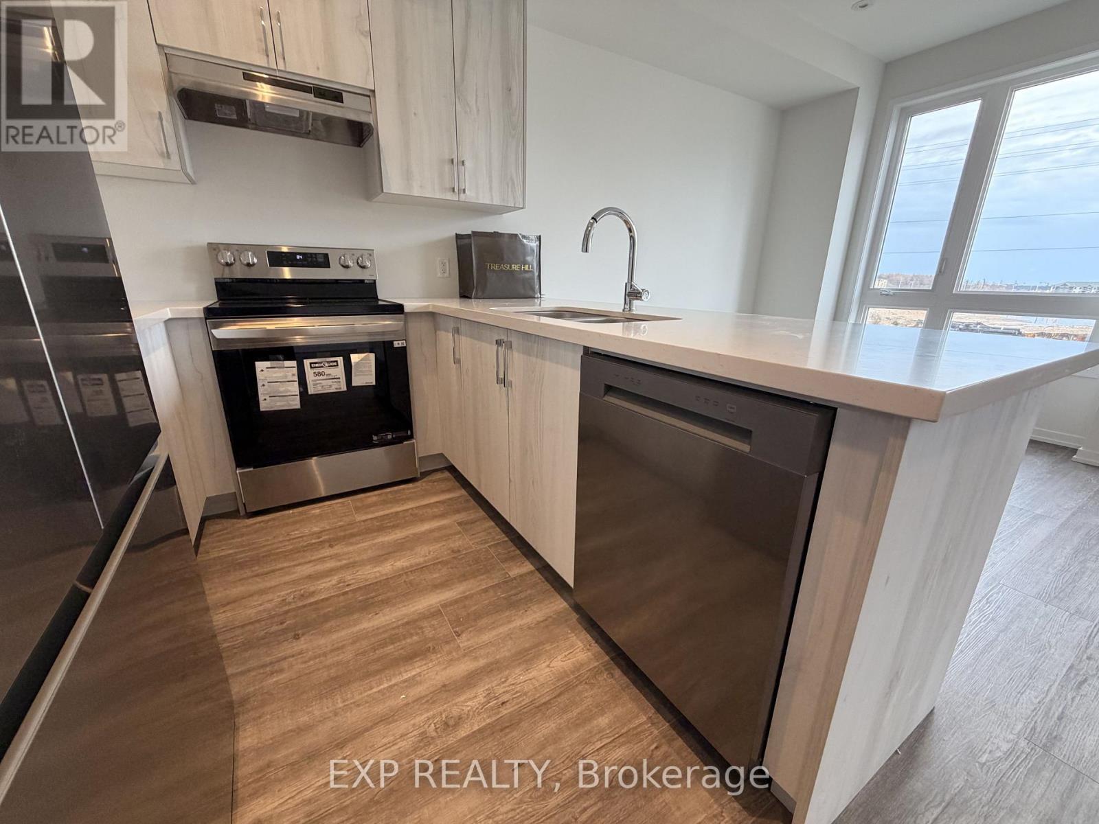 1424 19th Avenue, Richmond Hill, Ontario  L4E 1P3 - Photo 4 - N13016894