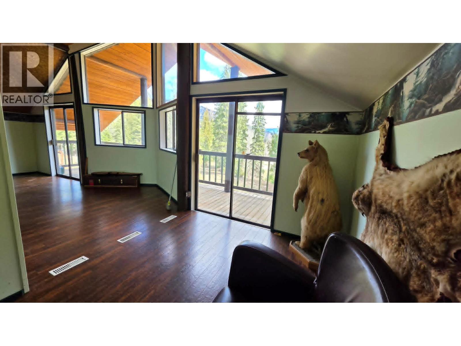 829 Bobbie Burns Road, Lumby, British Columbia  V0E 2G4 - Photo 18 - 10383919