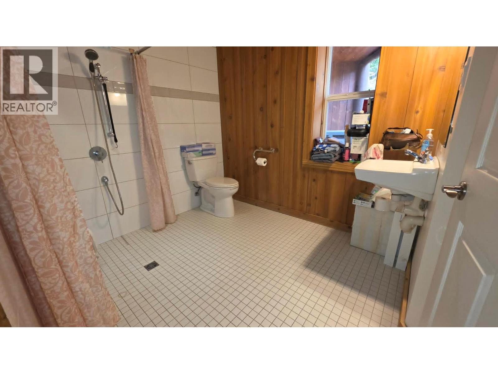 829 Bobbie Burns Road, Lumby, British Columbia  V0E 2G4 - Photo 10 - 10383919