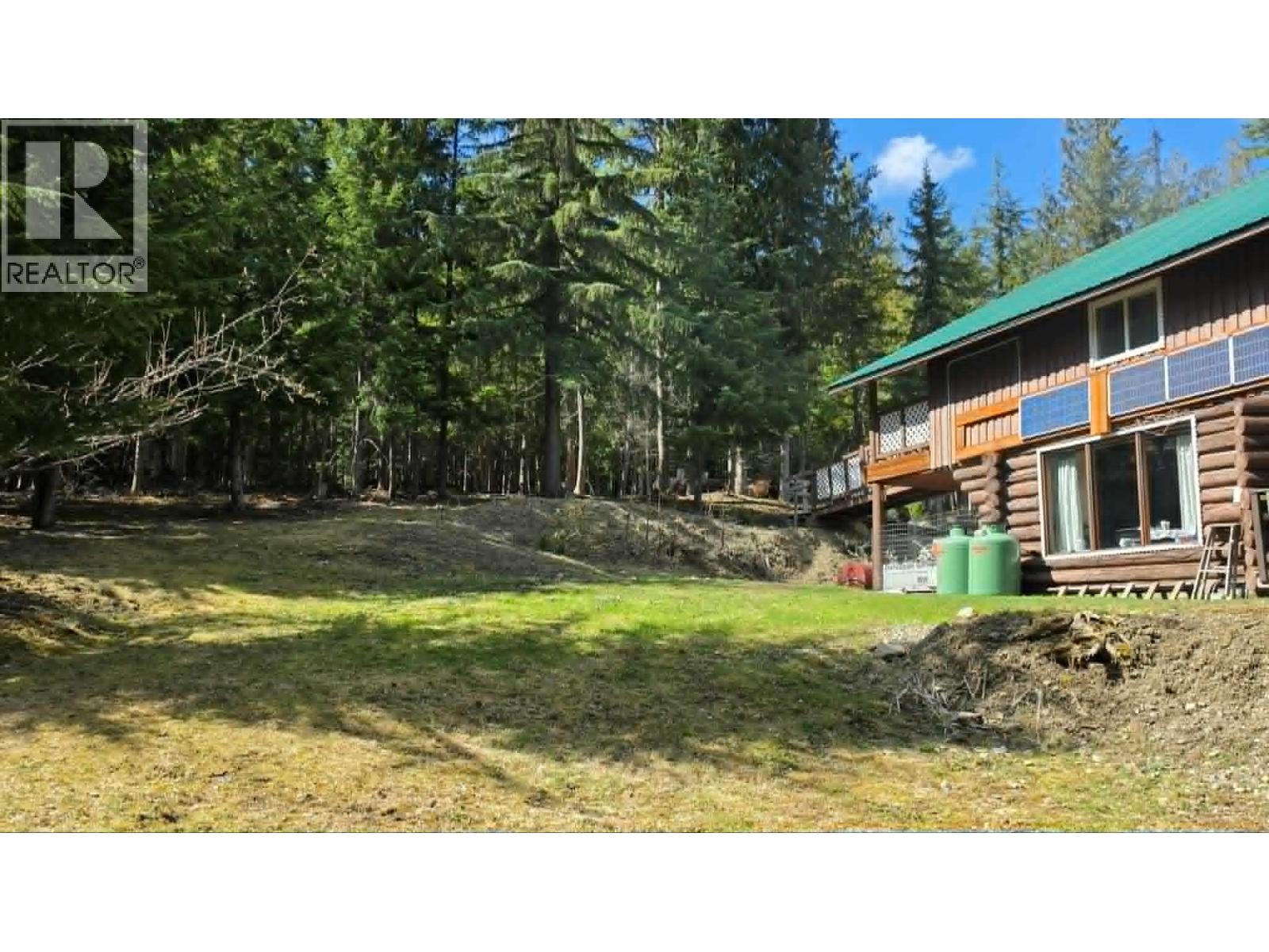 829 Bobbie Burns Road, Lumby, British Columbia  V0E 2G4 - Photo 35 - 10383919