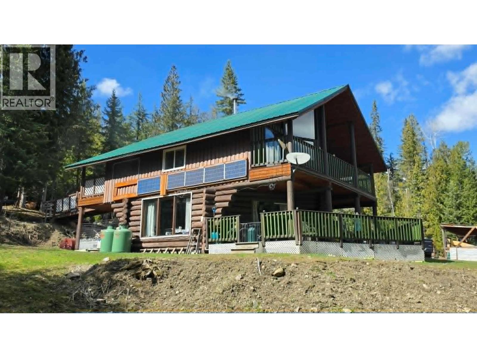 829 Bobbie Burns Road, Lumby, British Columbia  V0E 2G4 - Photo 2 - 10383919