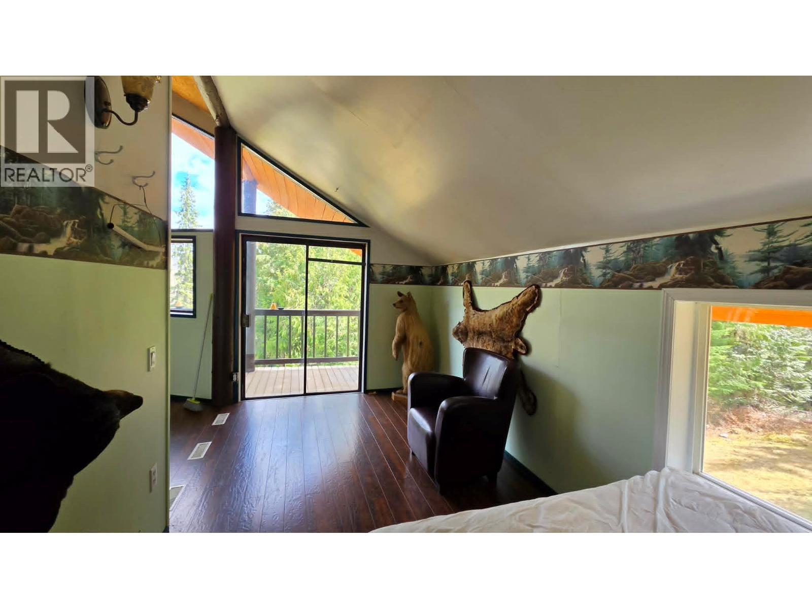 829 Bobbie Burns Road, Lumby, British Columbia  V0E 2G4 - Photo 11 - 10383919