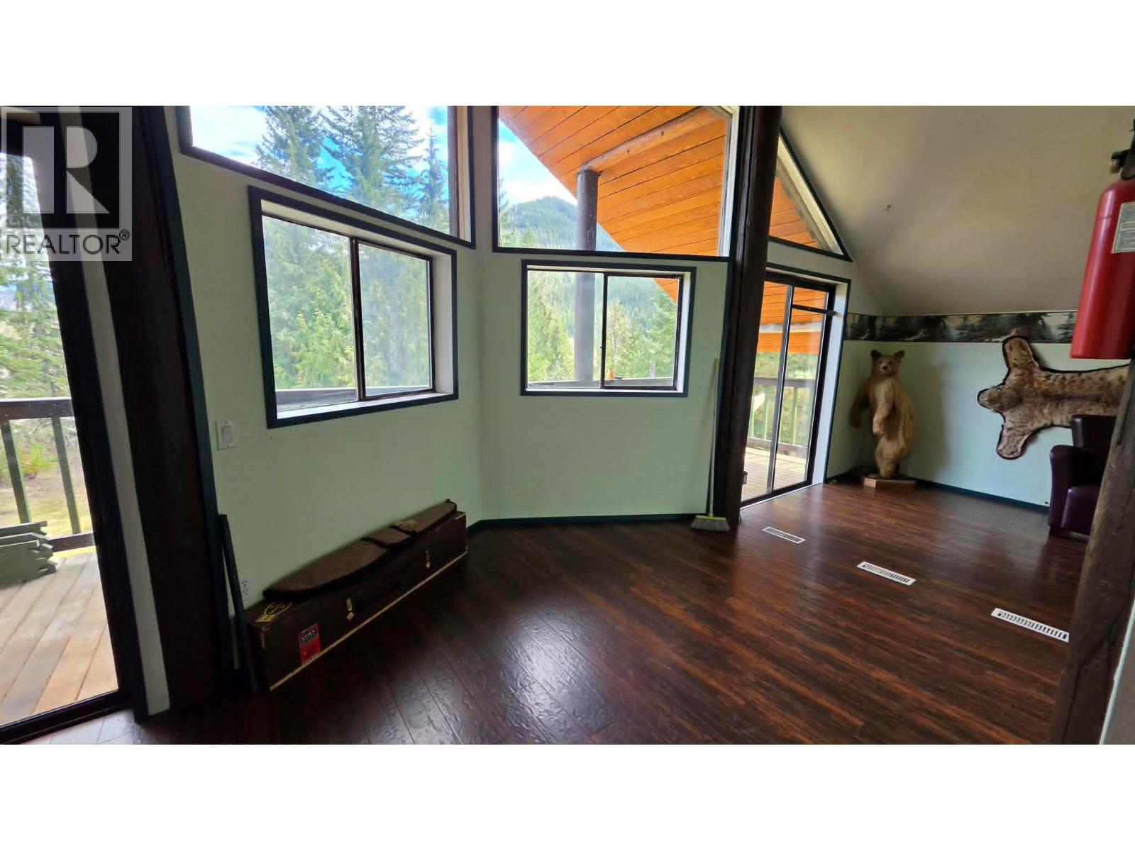 829 Bobbie Burns Road, Lumby, British Columbia  V0E 2G4 - Photo 22 - 10383919