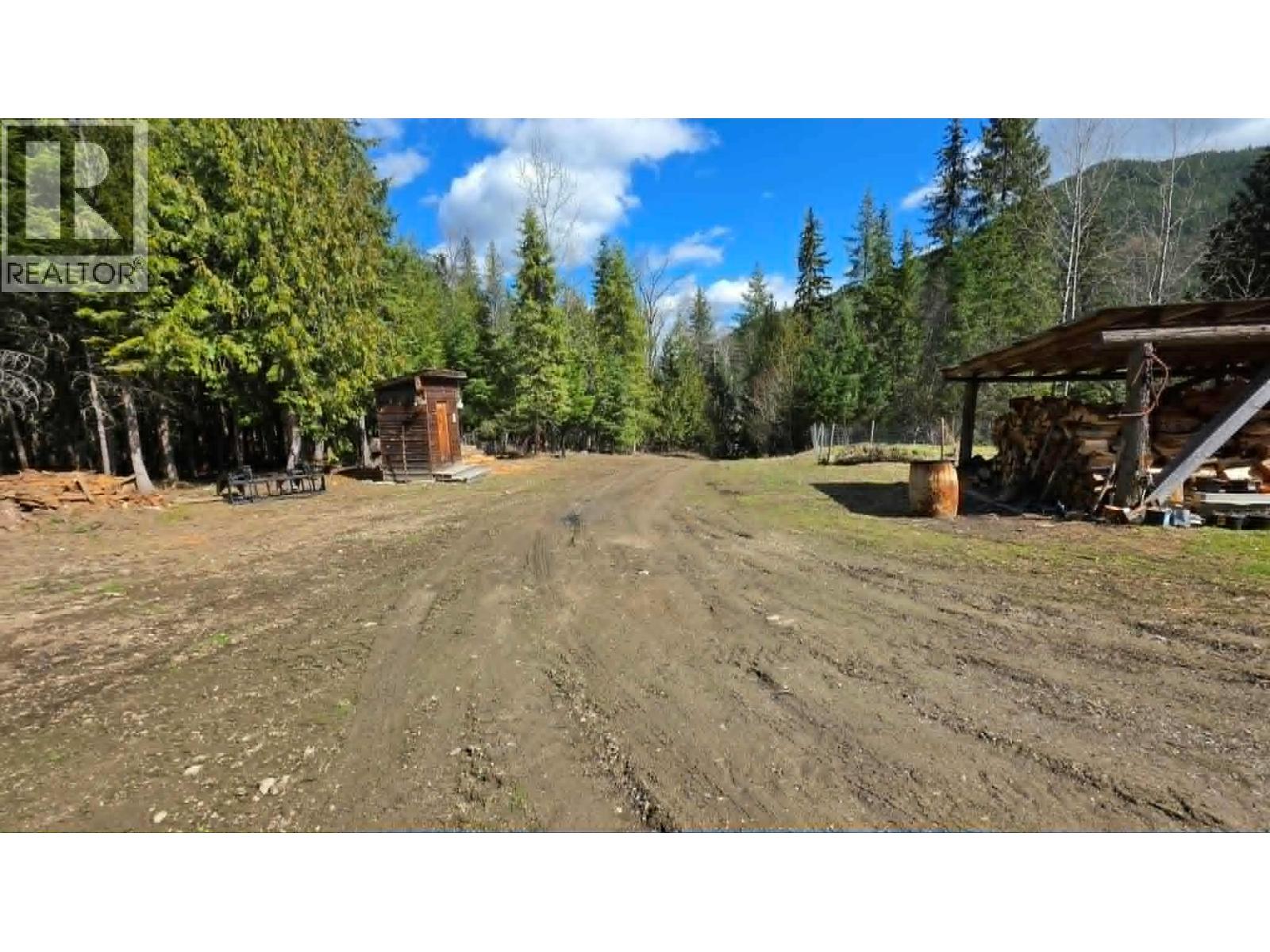 829 Bobbie Burns Road, Lumby, British Columbia  V0E 2G4 - Photo 33 - 10383919