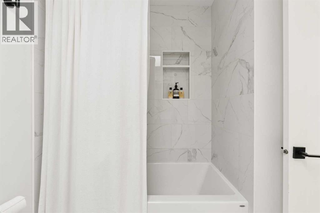 2735 Lionel Crescent Sw, Calgary, Alberta  T3E 6B1 - Photo 30 - A2300312