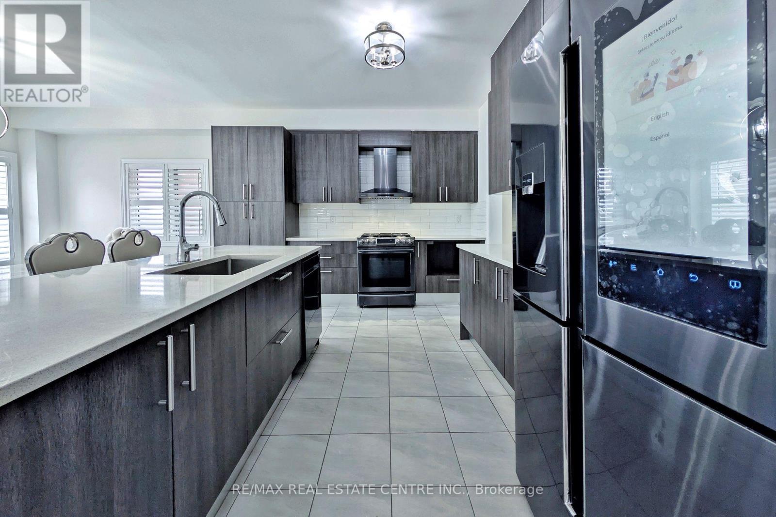 187 Lyle Drive, Clarington, Ontario  L1C 0V6 - Photo 10 - E13015004