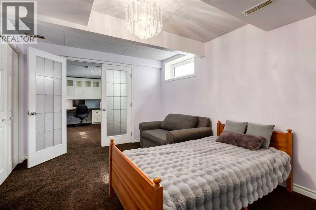 331 Sierra Madre Court Sw, Calgary, Alberta  T3H 3G7 - Photo 35 - A2299948