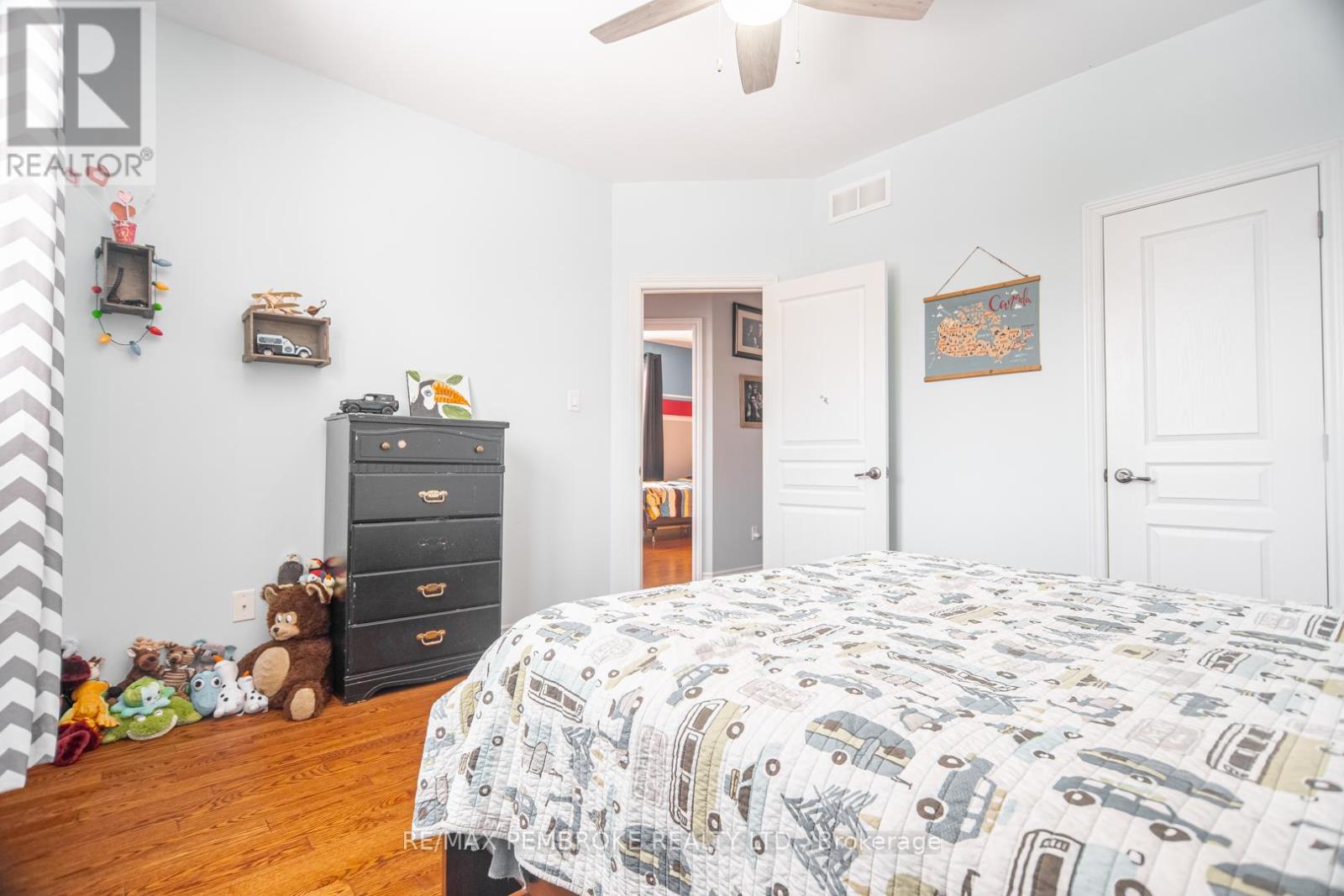 1007 Butler Boulevard, Petawawa, Ontario  K8H 0B7 - Photo 20 - X12974274