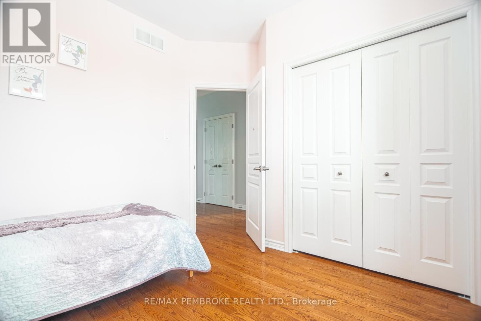 1007 Butler Boulevard, Petawawa, Ontario  K8H 0B7 - Photo 22 - X12974274