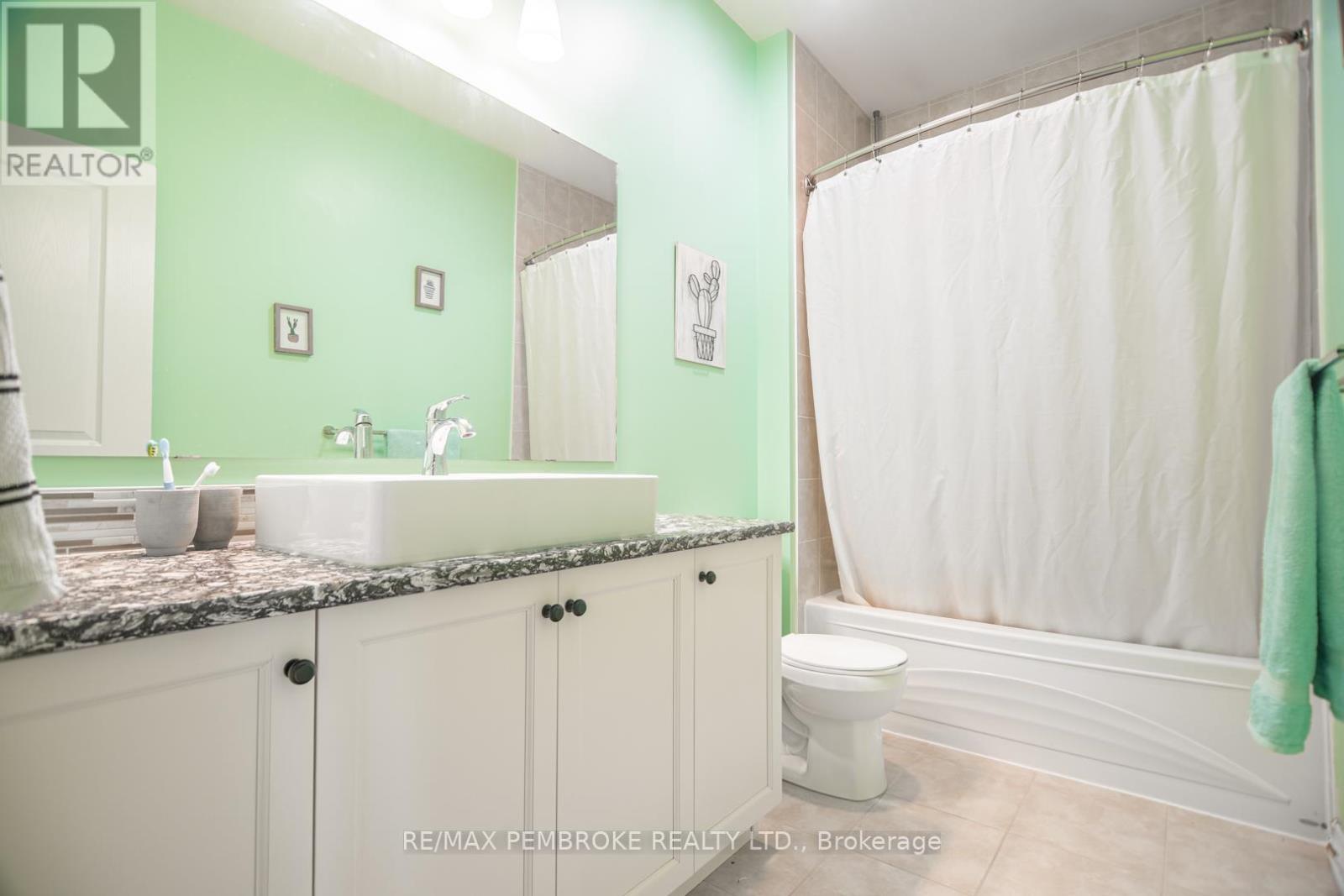 1007 Butler Boulevard, Petawawa, Ontario  K8H 0B7 - Photo 25 - X12974274