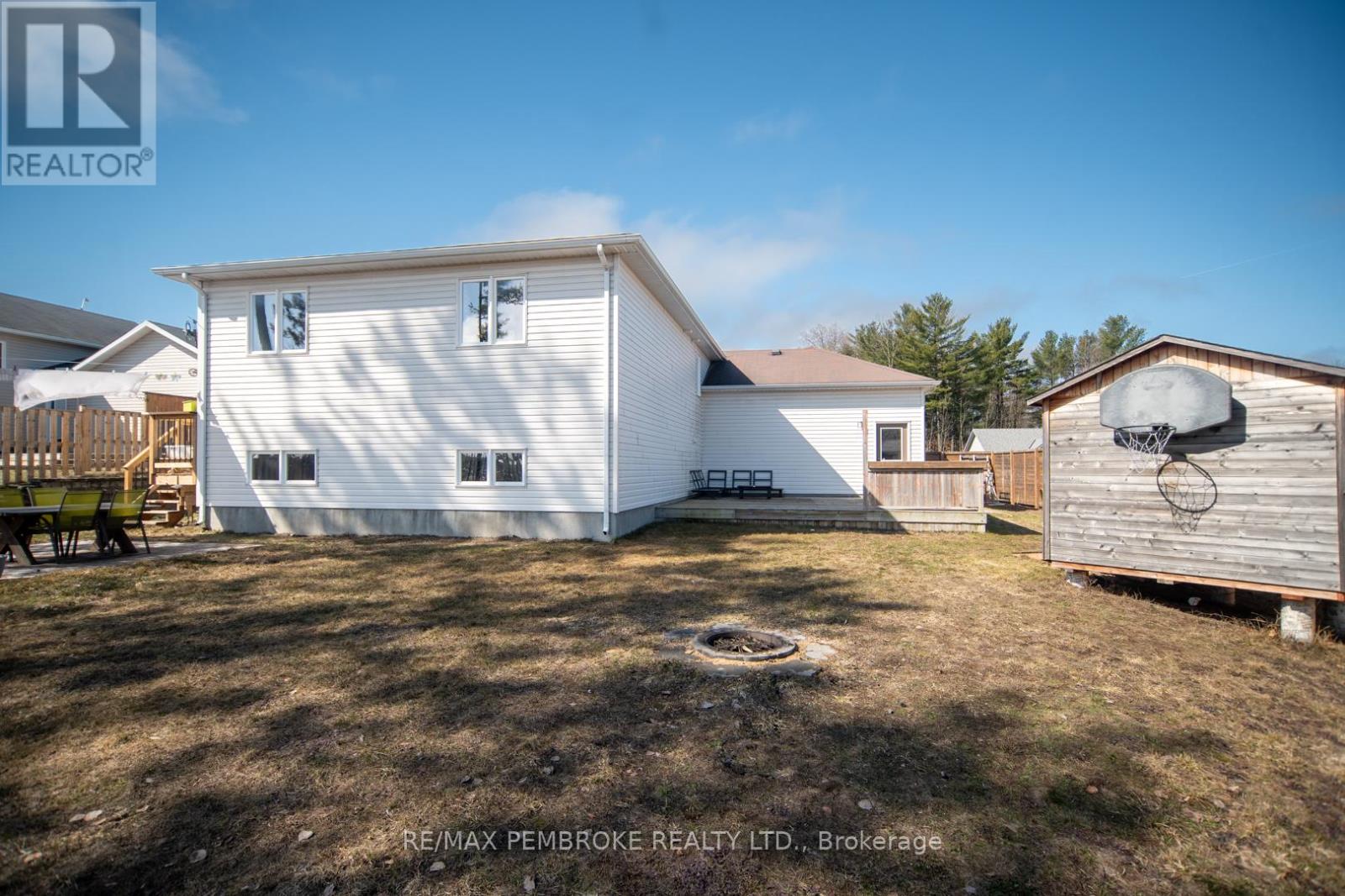 1007 Butler Boulevard, Petawawa, Ontario  K8H 0B7 - Photo 39 - X12974274