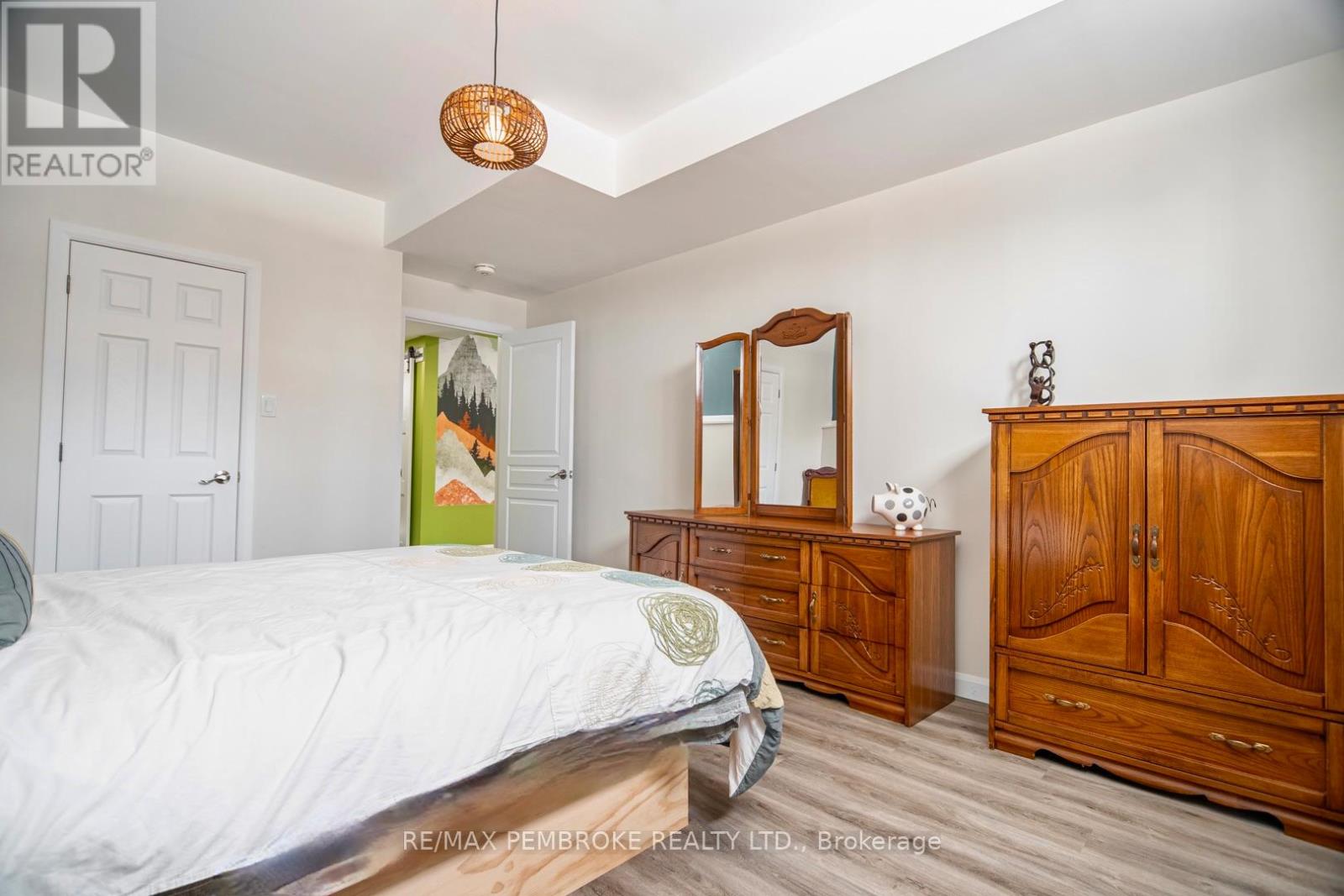 1007 Butler Boulevard, Petawawa, Ontario  K8H 0B7 - Photo 31 - X12974274