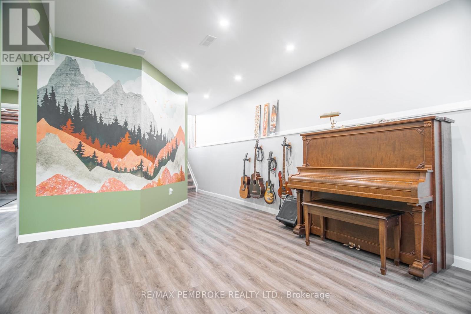 1007 Butler Boulevard, Petawawa, Ontario  K8H 0B7 - Photo 28 - X12974274